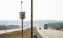 Ātruma ierobežojumu pārkāpumu un braukšanas pie aizliedzošā luksofora signāla fiksācijas sistēma